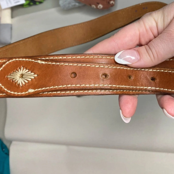 TUAREG‎ FOR BENNETON Vintage Italian 100% Leather Western Style Brown Belt - Picture 3 of 9